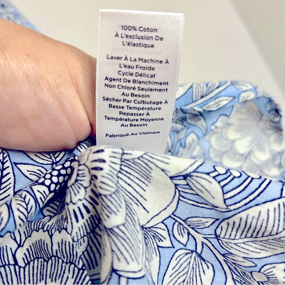 Talbots HERBACEOUS VINES SMOCKED TOP size medium. 26” long, 19” pit to‎ pit - Picture 8 of 11